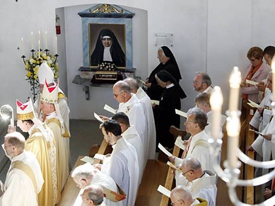 Überführung der Reliquie in die Pfarrkirche Auw.